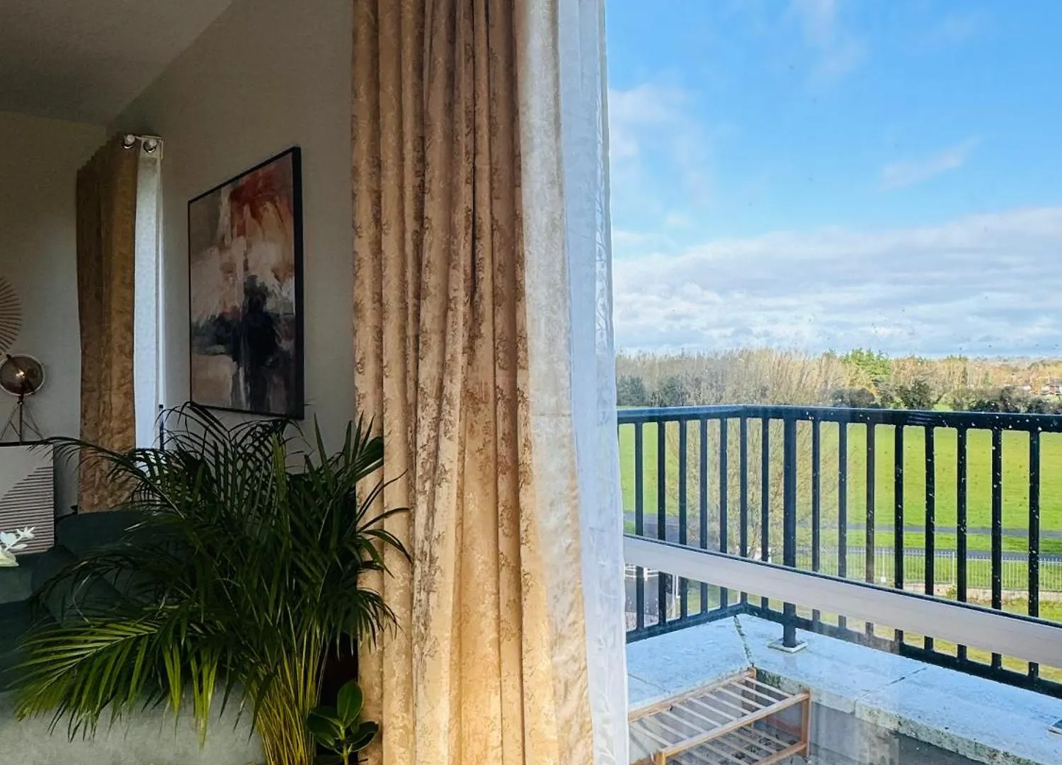 Homestay Finnstown Hall- Private Room In Shared Apartment With The Host Dublin