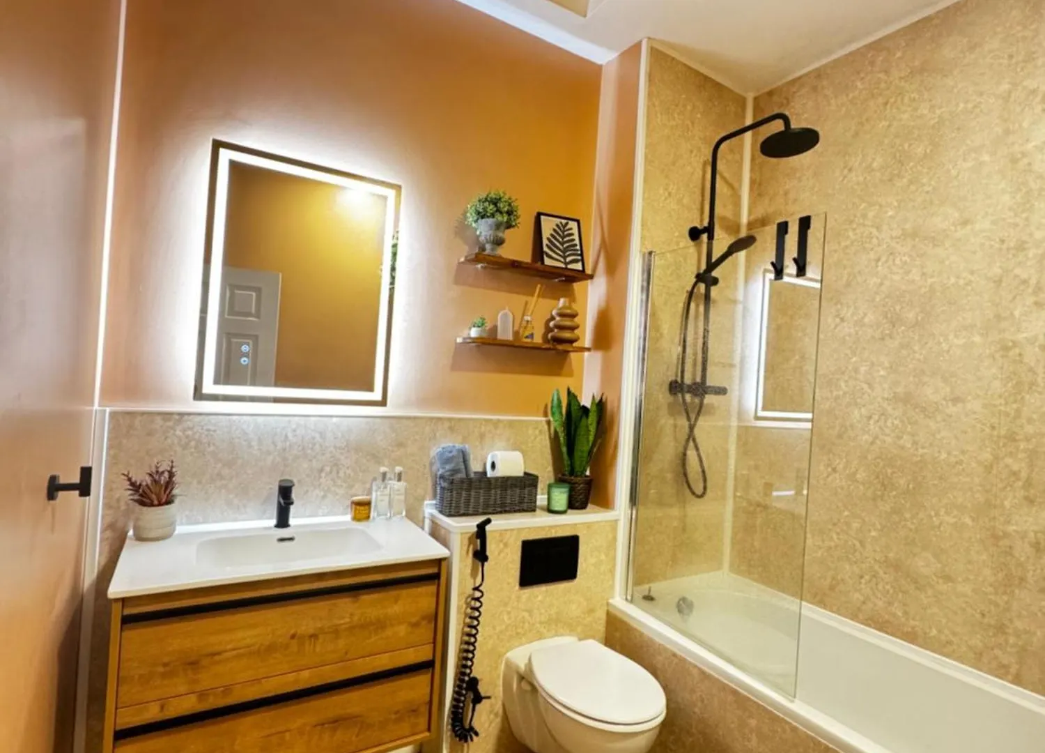 Homestay Finnstown Hall- Private Room In Shared Apartment With The Host Dublin