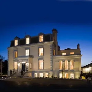 Award Winning, 2 Bedroom Apartment.10mins To City Dublin