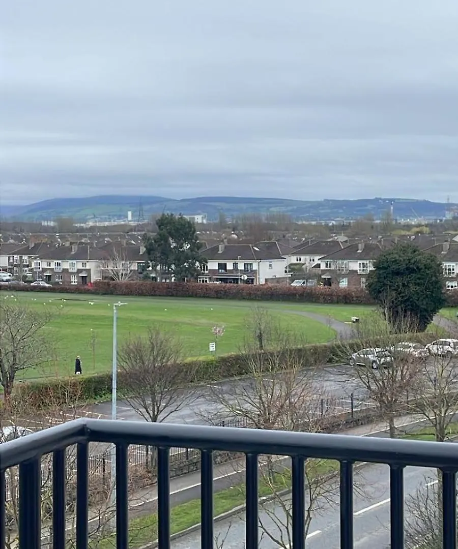 Finnstown Hall- Private Room In Shared Apartment With The Host Dublin 0*,